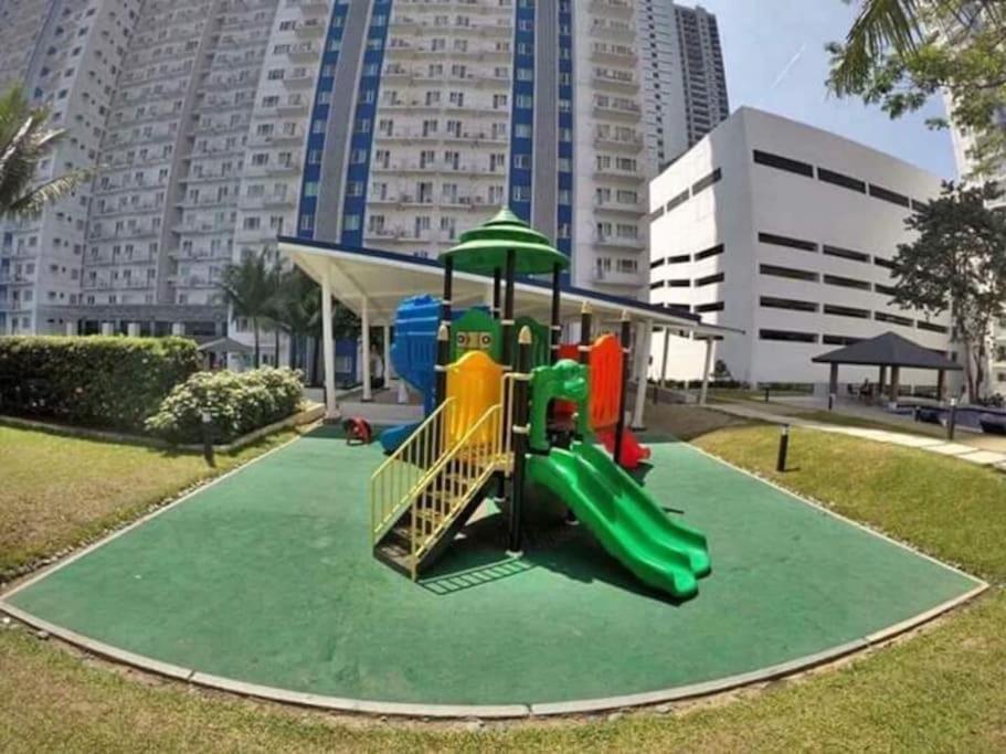 Grass Residences Sm North Edsa And Trinoma Quezon City Exterior foto